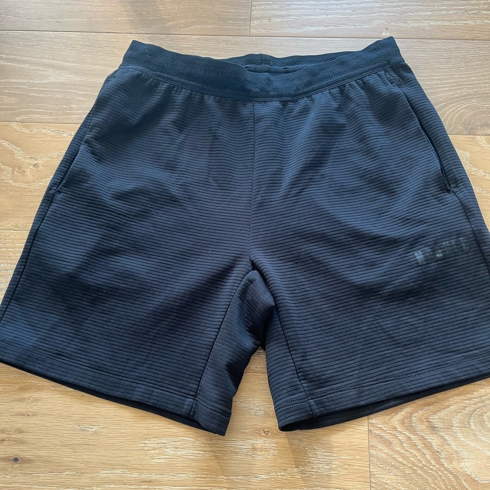 NOBULL Men’s Textured Knit Short 7” Black Medium